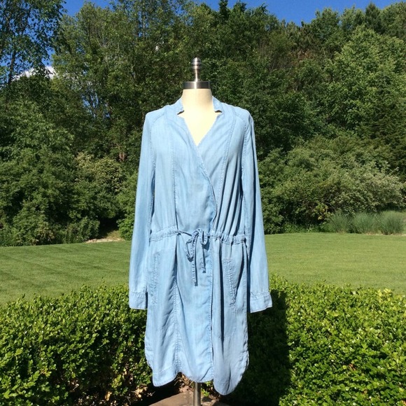 Lou & Grey Dresses & Skirts - Lou & Grey Roll Tab Chambray Wrap Dress